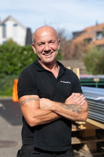Sylwester Karkulowski, Solarmonteur bei AlpenEnergie