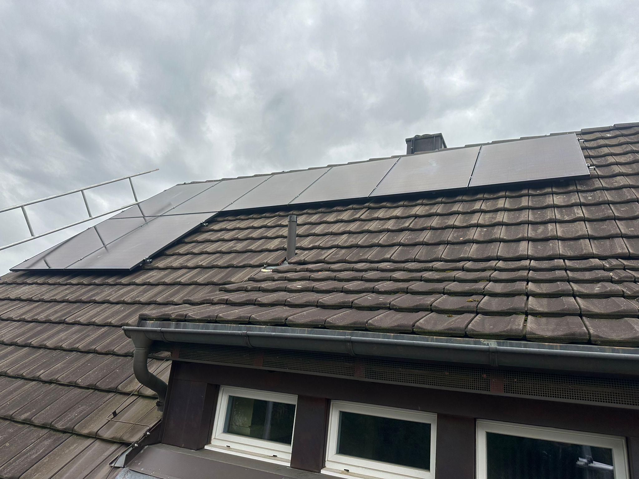 Photovoltaik-Module auf Schrägdach Einfamilienhaus Nordwestschweiz